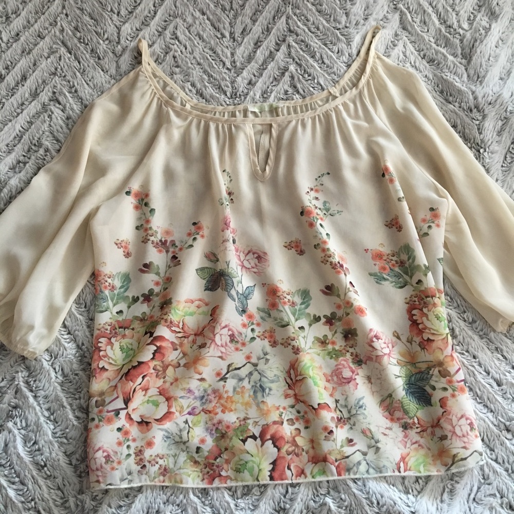 cream blouse S